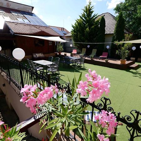 Nyilas Fogado Hotel Nyíregyháza Buitenkant foto