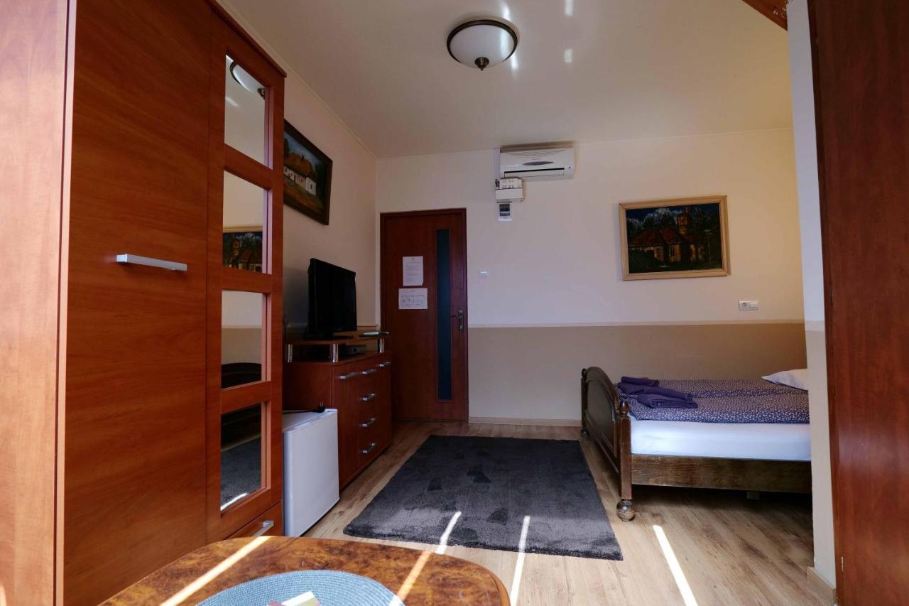 Nyilas Fogado Hotel Nyíregyháza Buitenkant foto