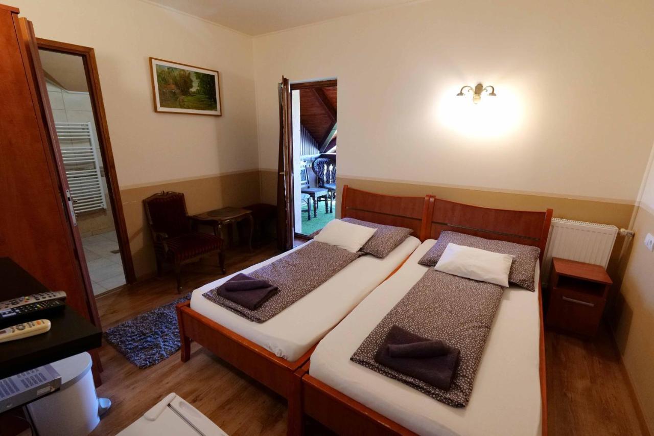 Nyilas Fogado Hotel Nyíregyháza Buitenkant foto
