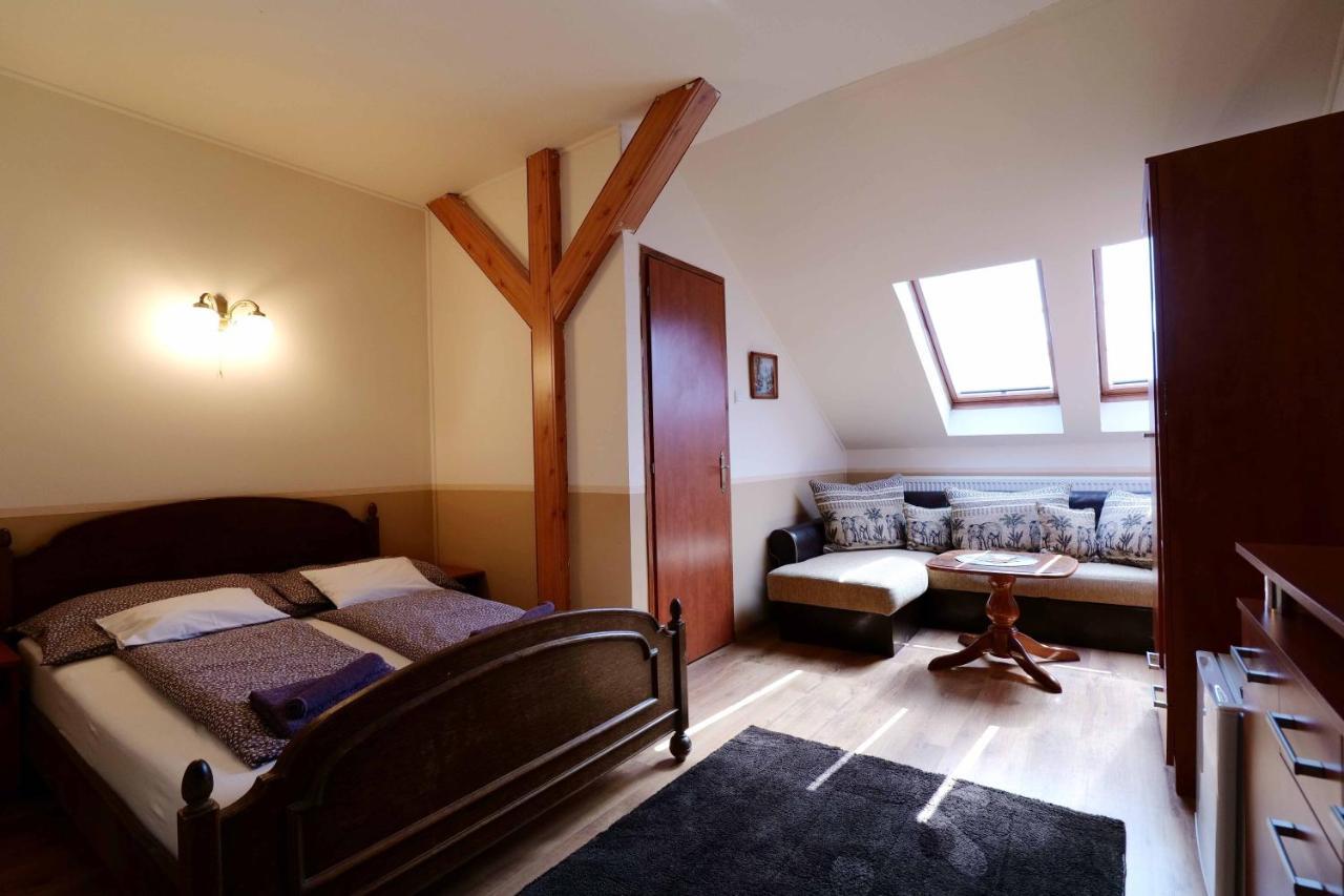Nyilas Fogado Hotel Nyíregyháza Buitenkant foto