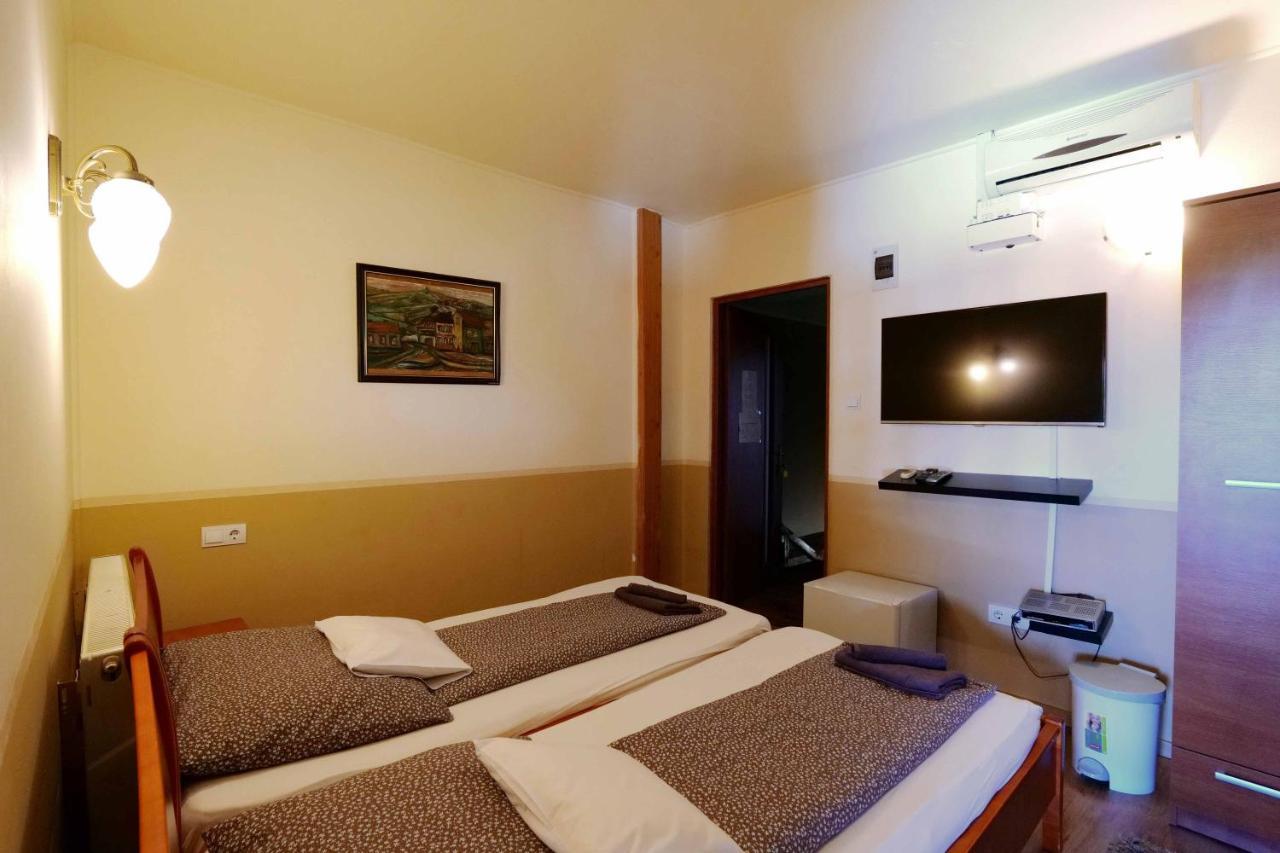 Nyilas Fogado Hotel Nyíregyháza Buitenkant foto
