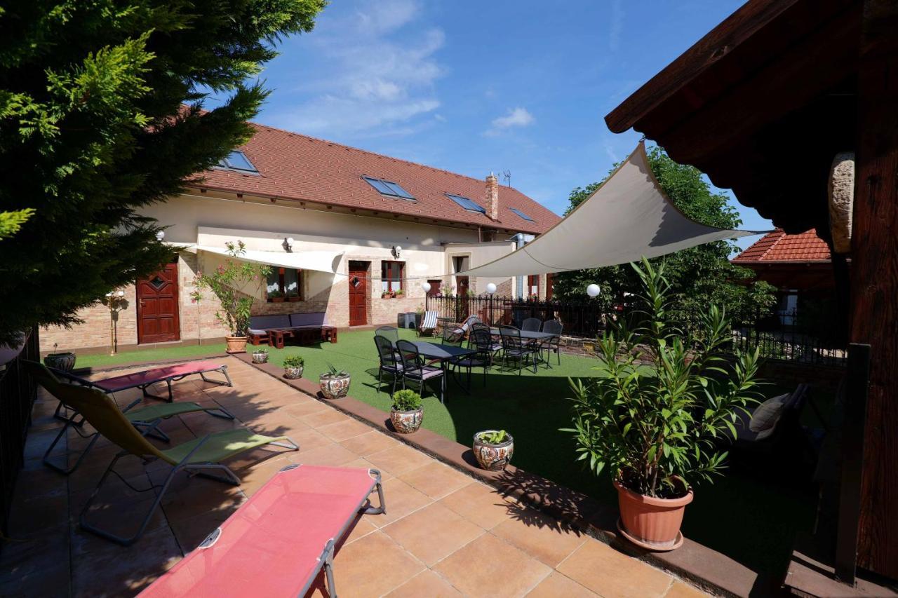 Nyilas Fogado Hotel Nyíregyháza Buitenkant foto