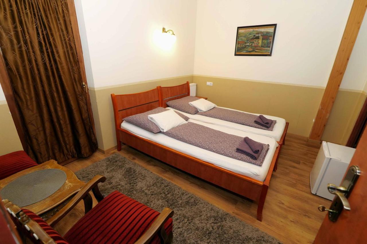 Nyilas Fogado Hotel Nyíregyháza Buitenkant foto